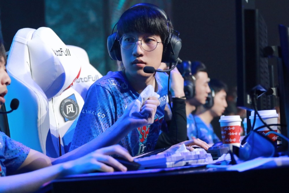  布莱顿主场爆冷战胜热刺制造最大冷门